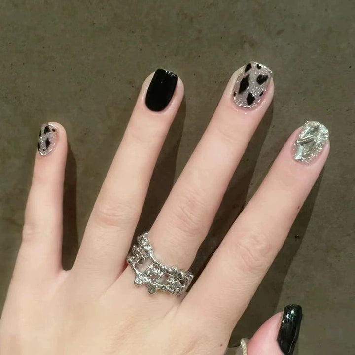 Creative Nail Art Set with Elegant Animal Accents Bowlift