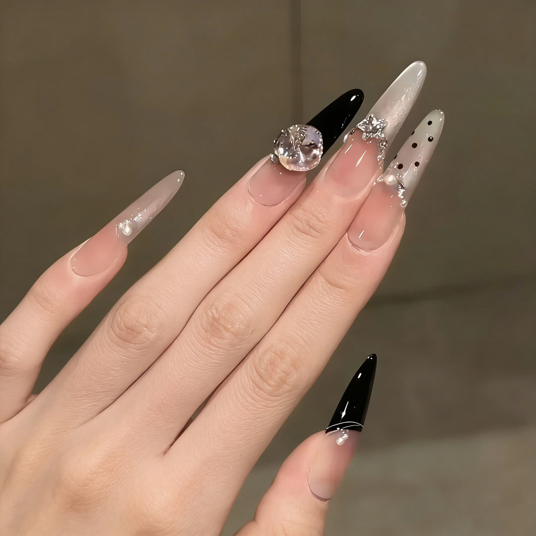 Artificial nail set with elegant glitter and 3D applications Bowlift
