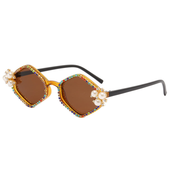 Women's extravagant sunglasses with glamorous pearl details Bowlift