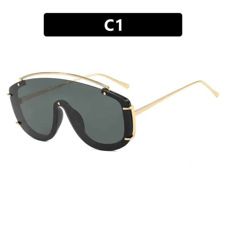 Women's masculine sunglasses with fashionable gradients and golden details Bowlift