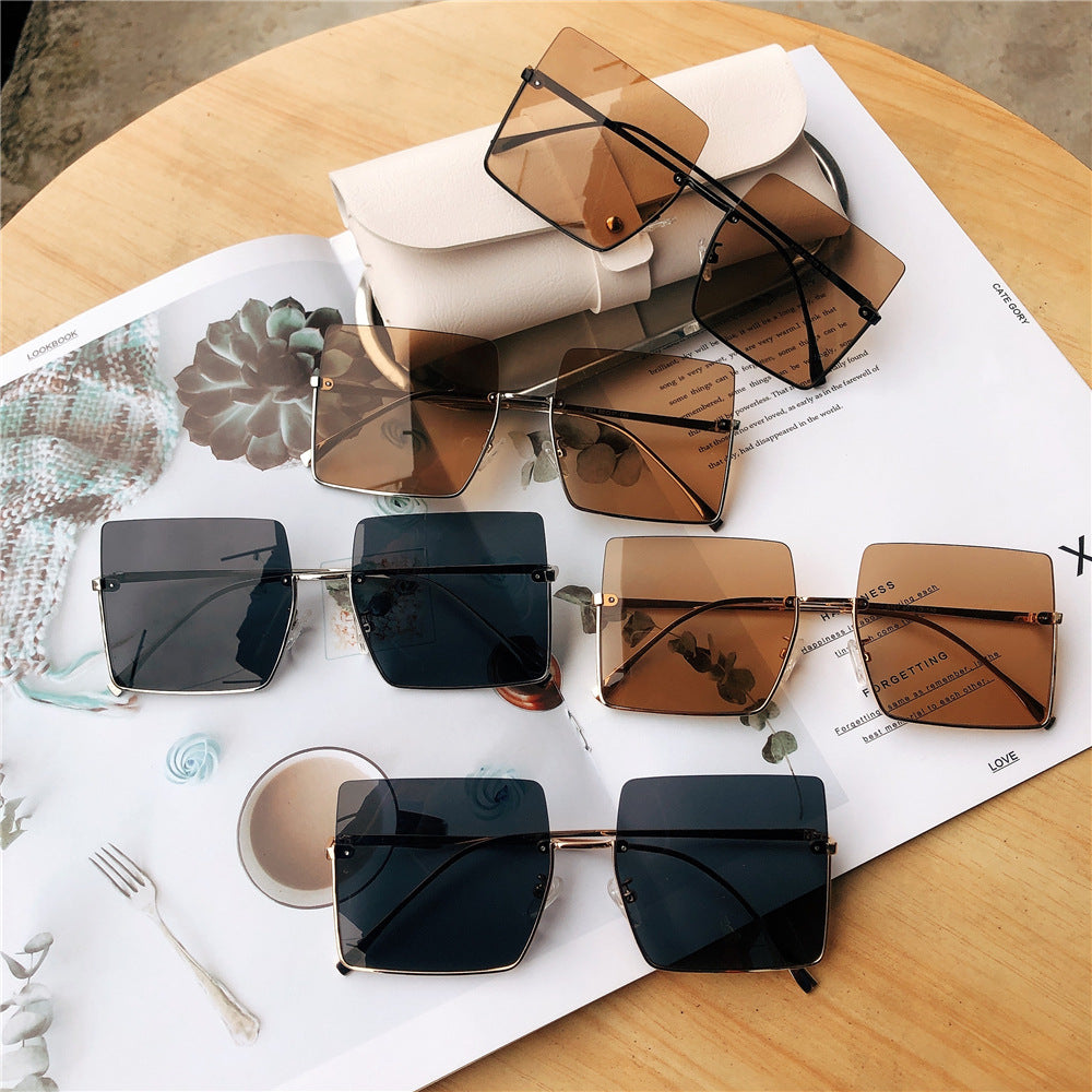 Fashionable Oversized Square Sunglasses Bowlift