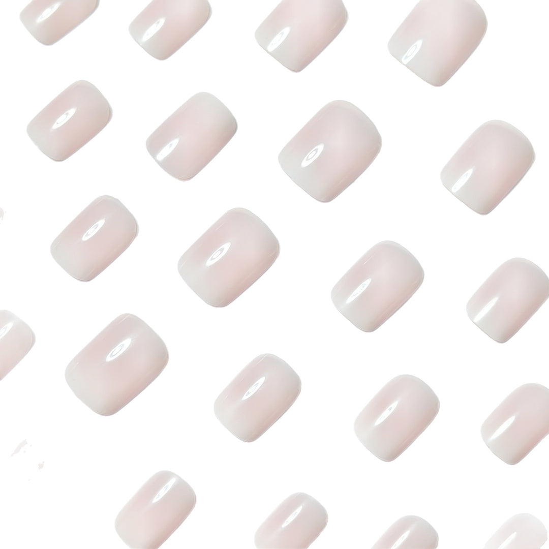 Artificial nail with elegant ombre effect Bowlift