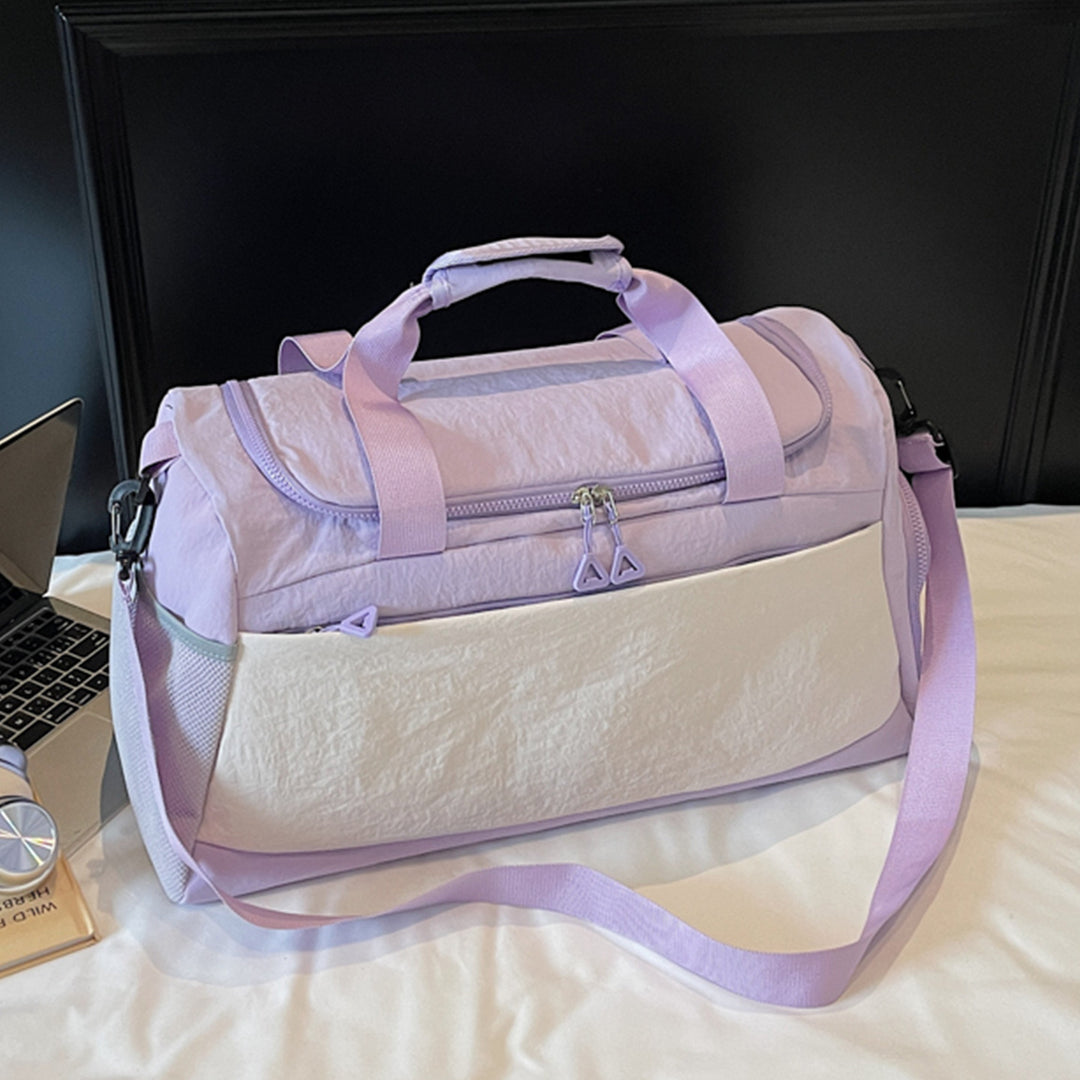 Sporty travel bag with sturdy carrying handles Bowlift