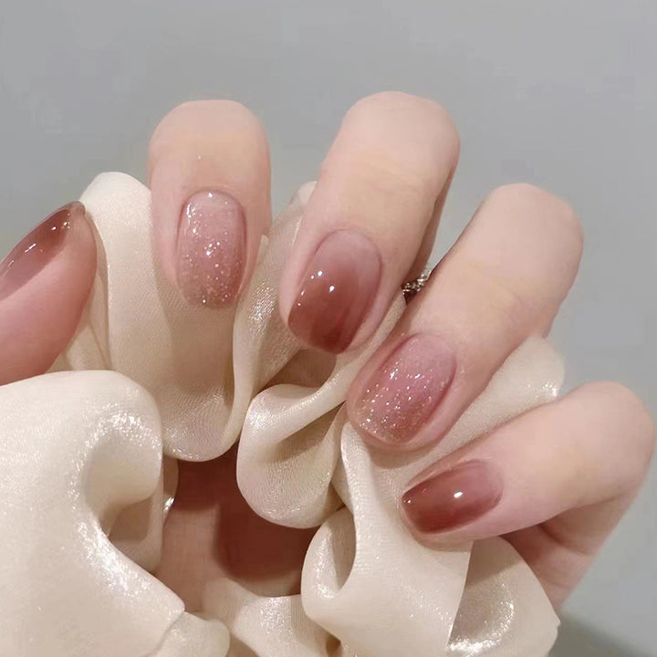Glamorous nail designs Bowlift