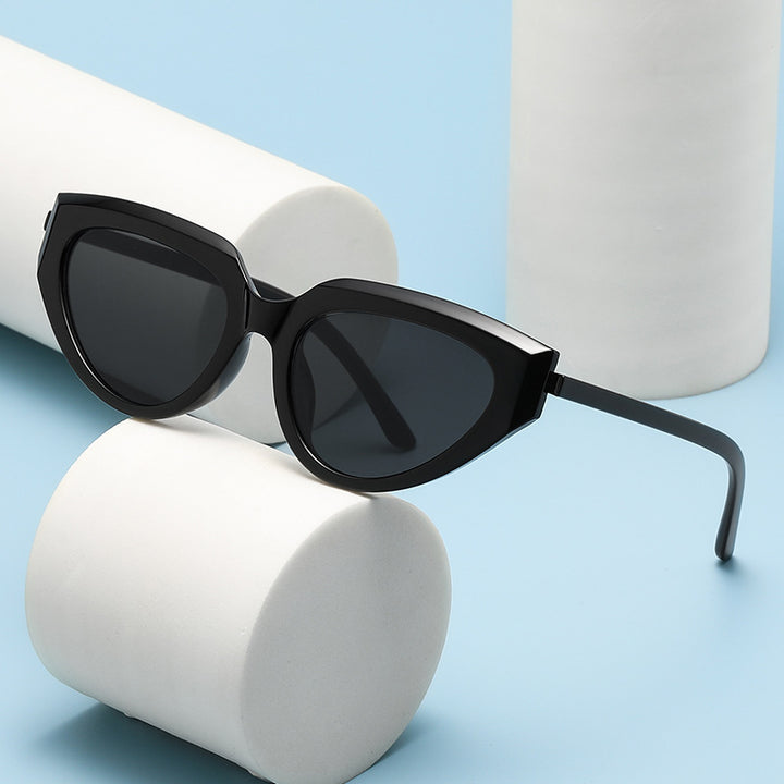 Ladies stylish Cat-Eye Sunglasses with durable plastic frame Bowlift