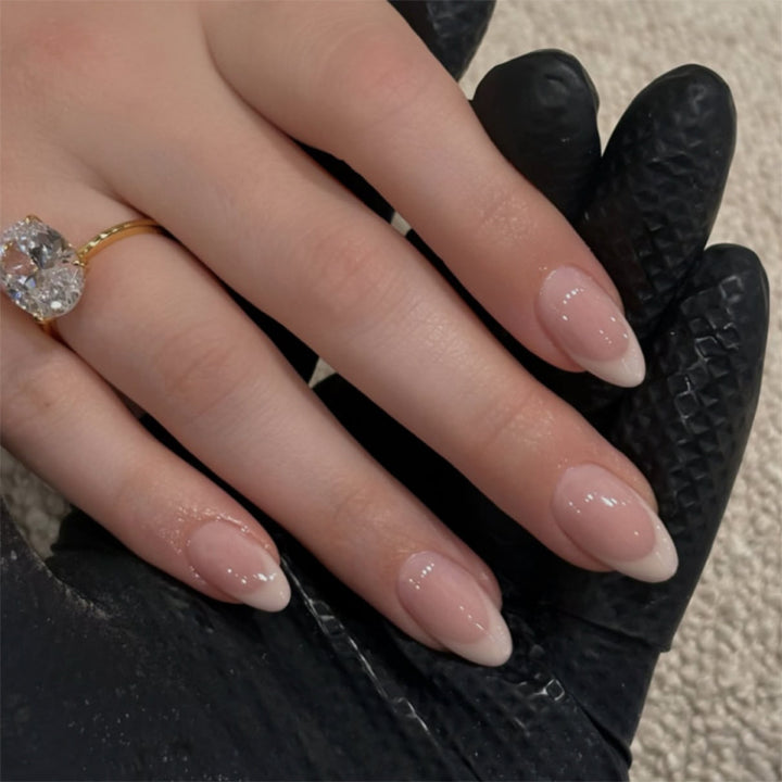 Artificial nail art with playful dots and bows Bowlift