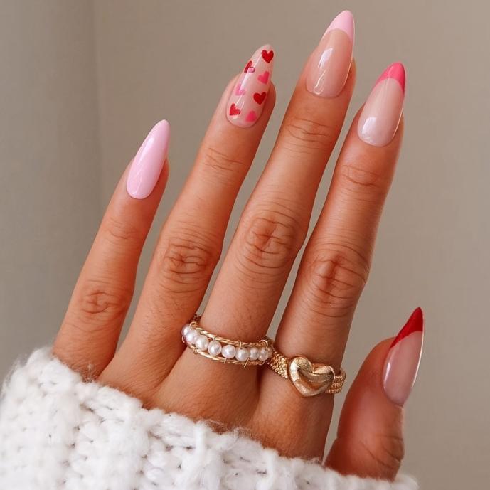 Heart-Patterned Press-On Nail Set Bowlift