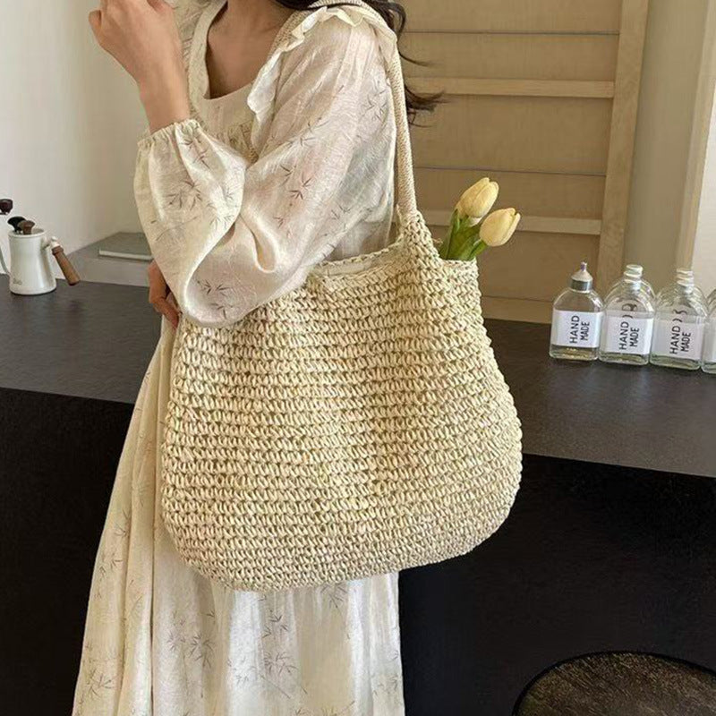 Handbag Made of Handcrafted Natural Material with Robust Design Bowlift