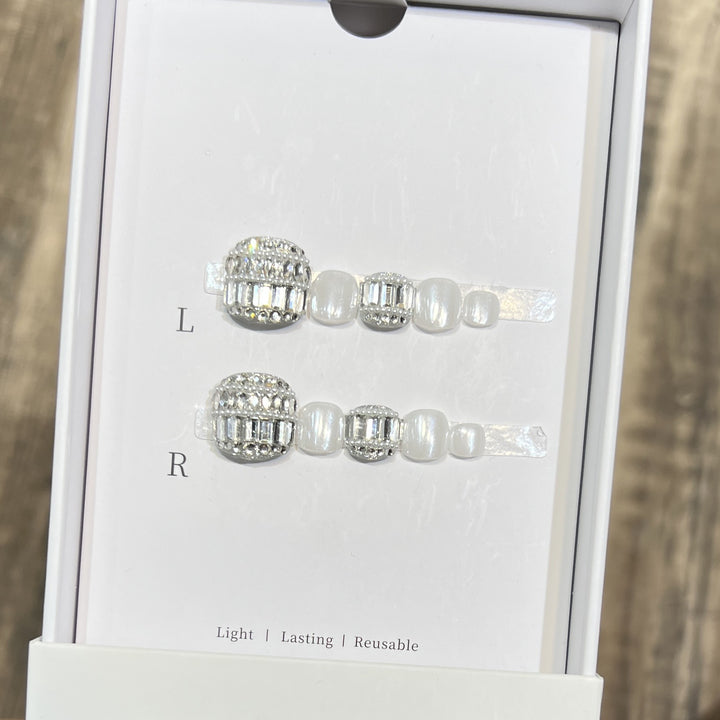Decorative Crystal-Embellished Hair Clip Set Bowlift