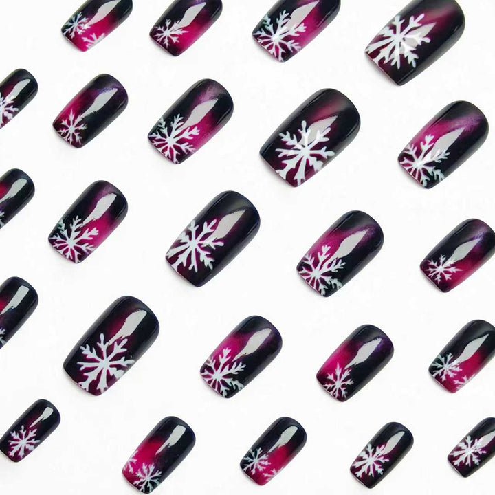 Artificial nails with festive snowflake design Bowlift
