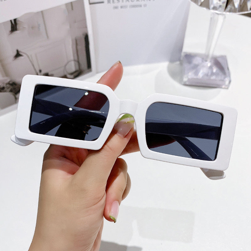 Ladies trendy square sunglasses with polarized lenses Bowlift