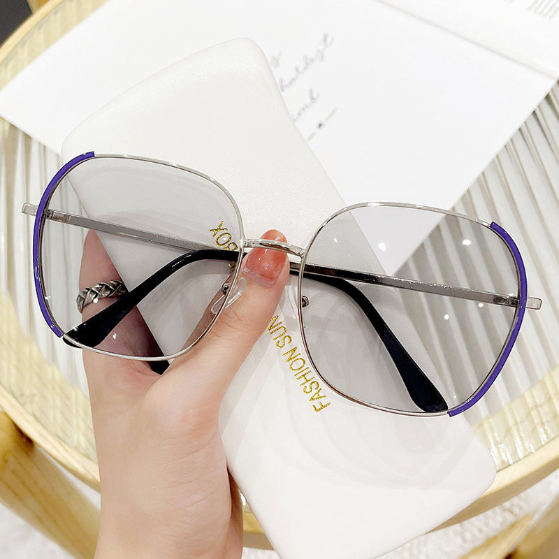 Ladies oversized sunglasses with protective UV protection and elegant metal frame Bowlift