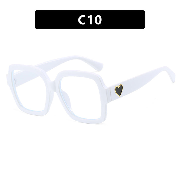 Women's square sunglasses with fashionable heart accent Bowlift