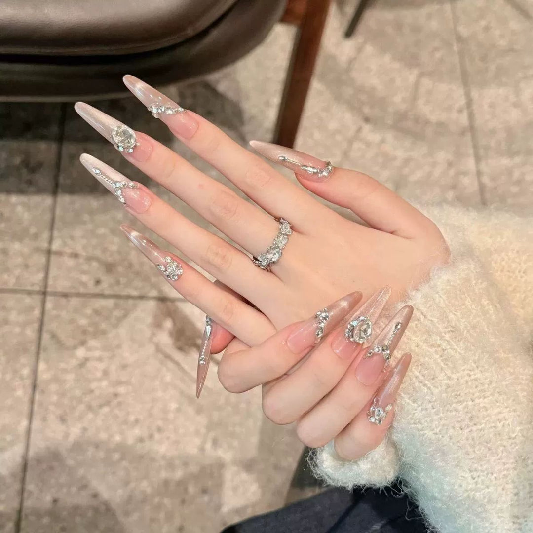 Glamorous artificial nail tips with elegant decorations Bowlift