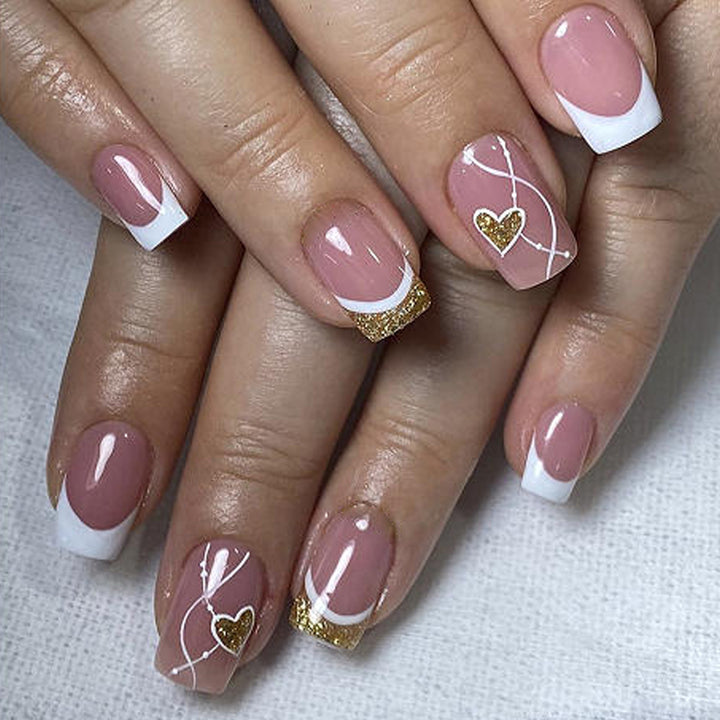 Elegant Heart-Accent Nail Art Extensions Bowlift