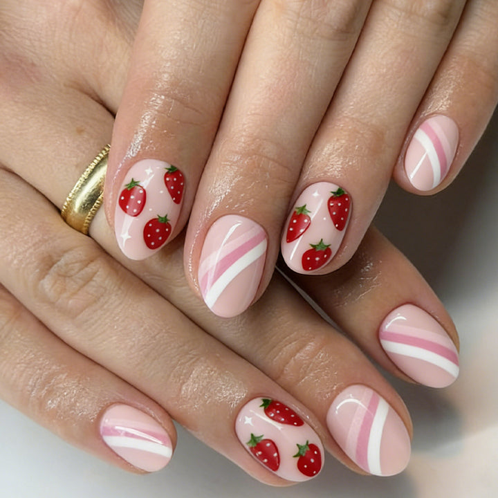 Strawberry-Themed Nail Art Set Bowlift
