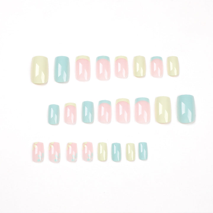 Artful nail extensions in trendy floral design Bowlift