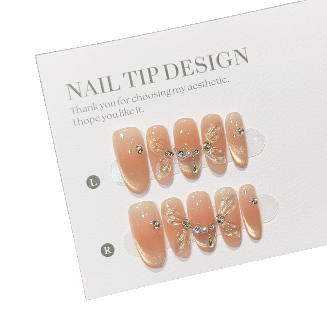 Artificial nail tips with elegant floral details Bowlift
