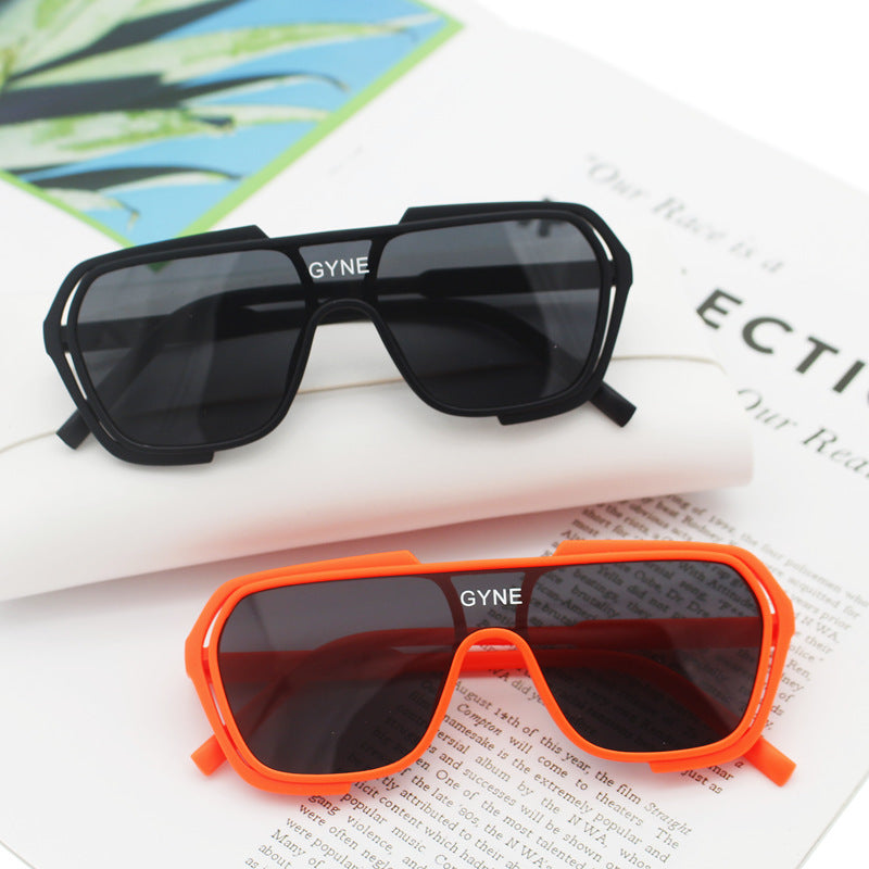 Women's sporty sunglasses with modern design Bowlift