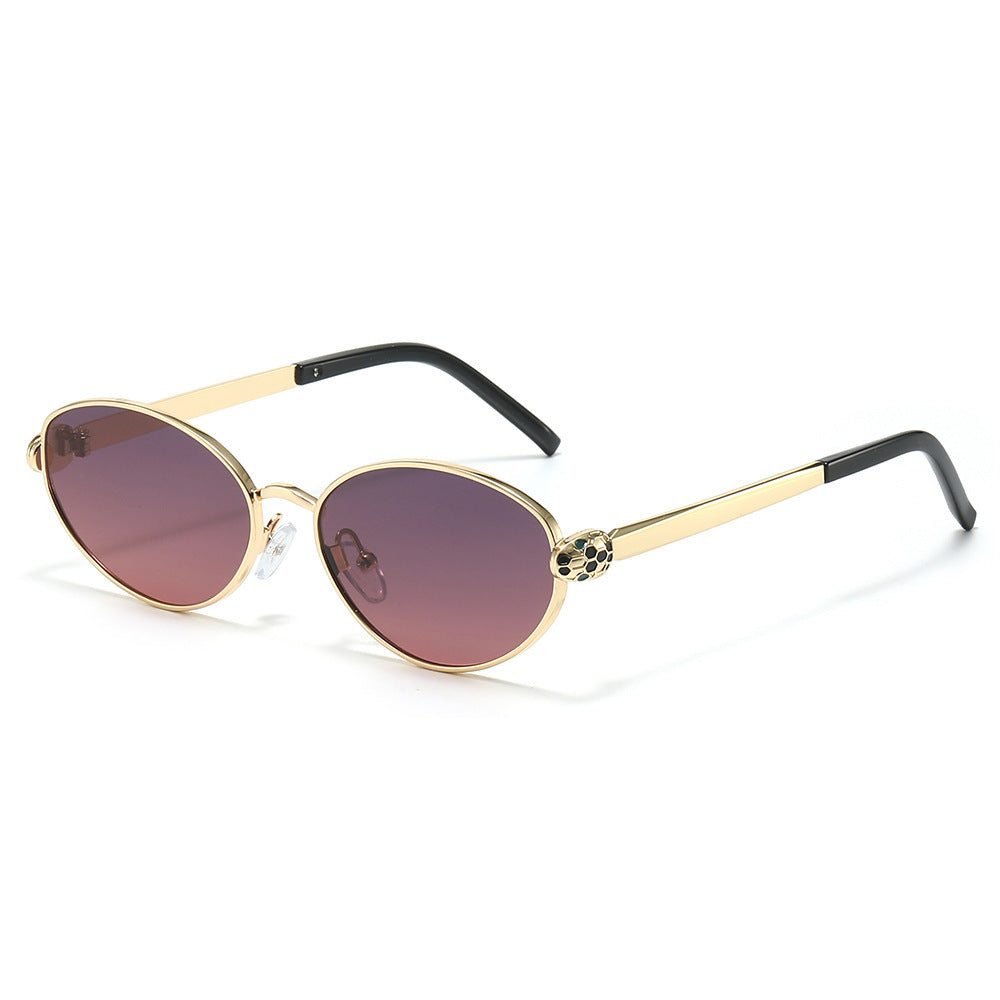 Chic Cat-Eye Sunglasses with Luxurious Gold Accents Bowlift