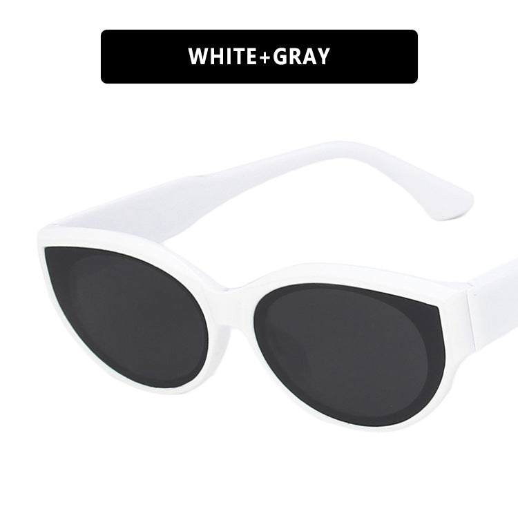 Women Cat-Eye Sunglasses with stylish leopard pattern and UV protection Bowlift