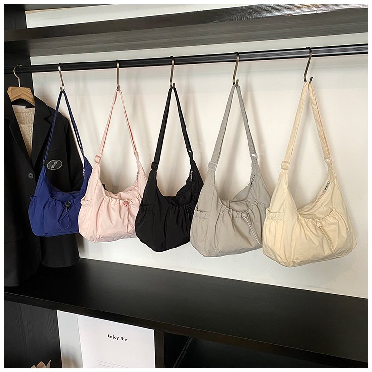 Fashionable shoulder bag Bowlift