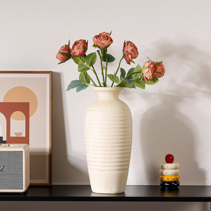 Handcrafted ceramic vase with ribbed structure Bowlift