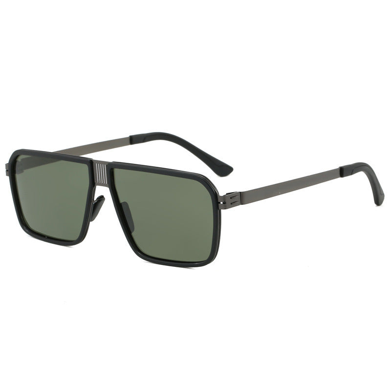 Women's fashionable sunglasses in a modern, square design Bowlift