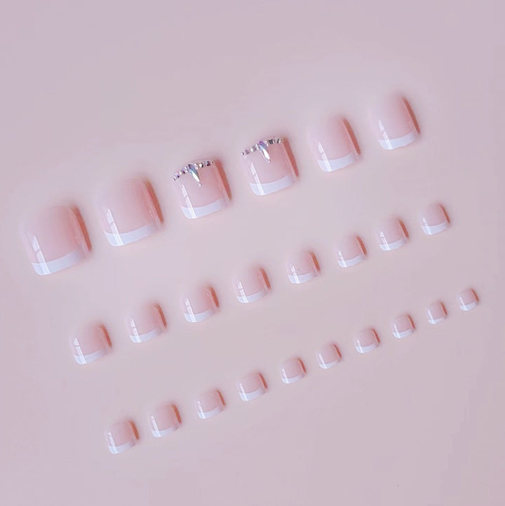 Nail art set with elegant rhinestone details Bowlift