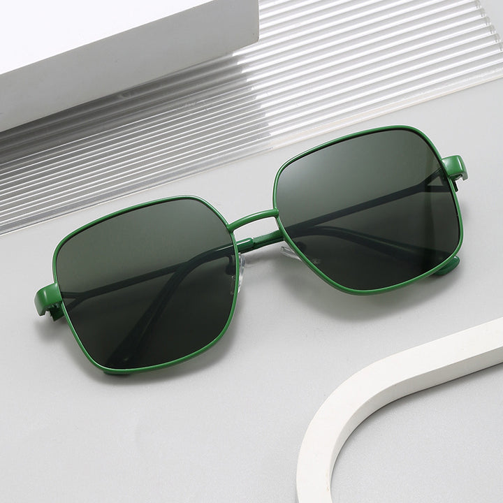 Women's square sunglasses with fashionable and sturdy frame Bowlift