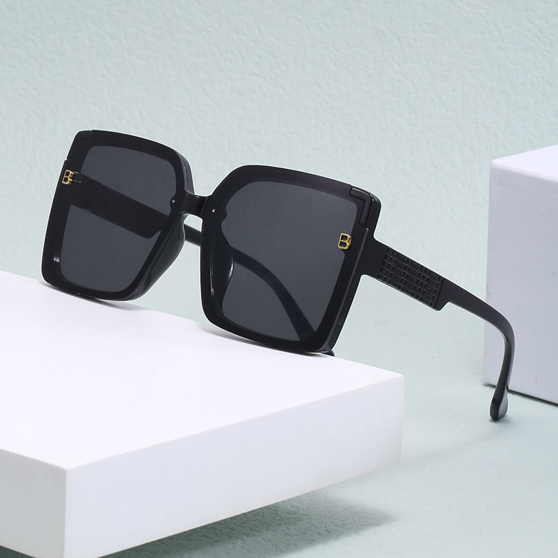 Women's fashionable square sunglasses with textured temple design Bowlift