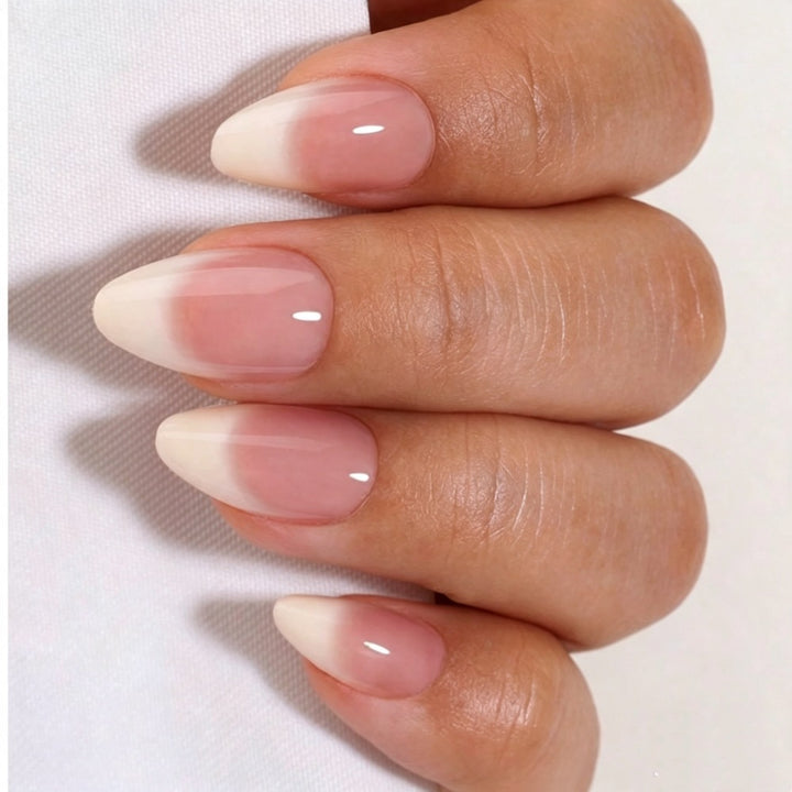 Artificial nails in elegant French-tip design Bowlift