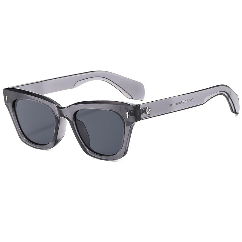 Women Cat-Eye Sunglasses with modern, transparent frame and UV protection Bowlift