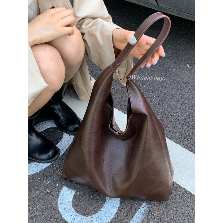 Sleek Soft Leather Hobo Bag Bowlift