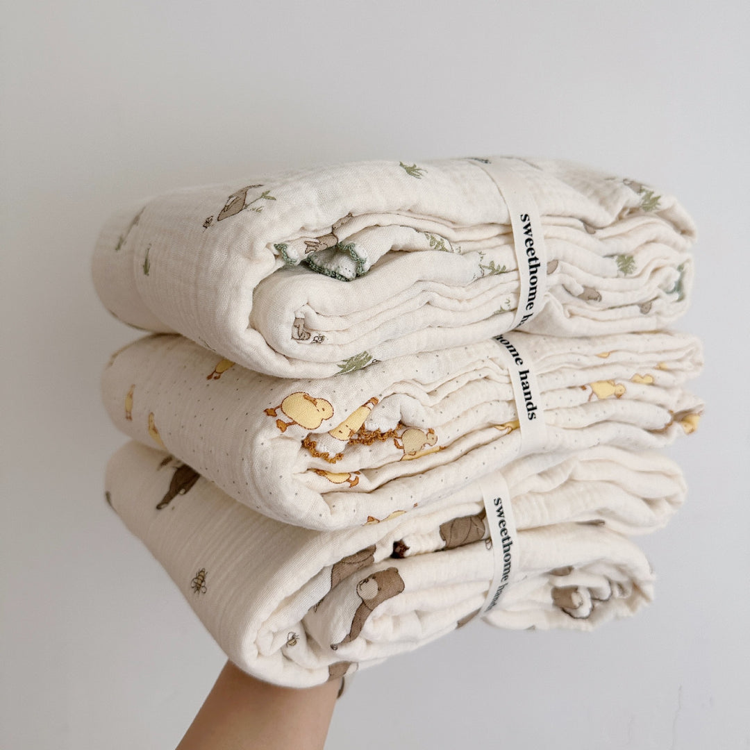 Unisex Mull blanket with cute bear design Bowlift