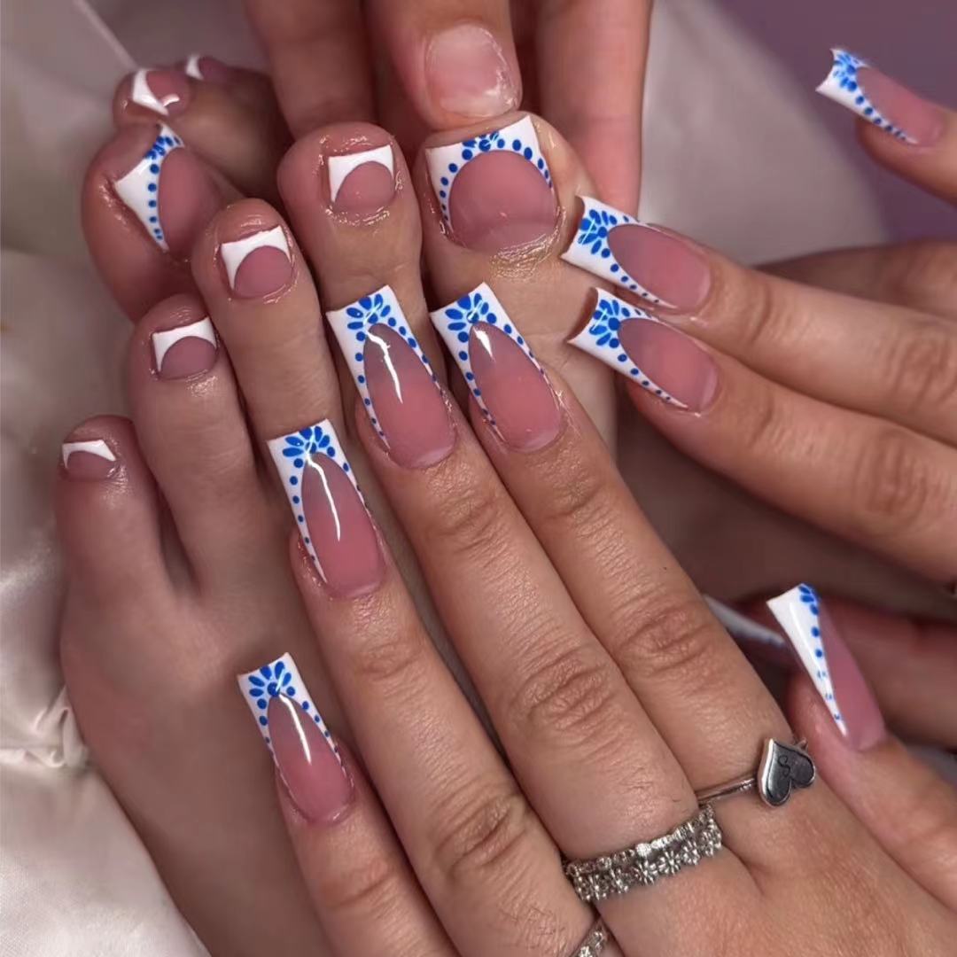 Elegant Nail Art Extensions Bowlift