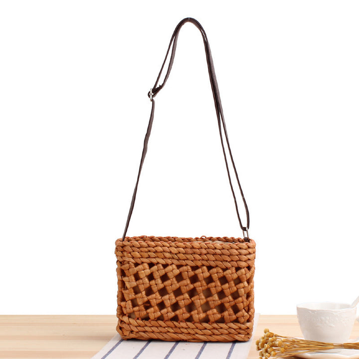 Shoulder bag with Woven Design and Sturdy Shoulder Strap Bowlift