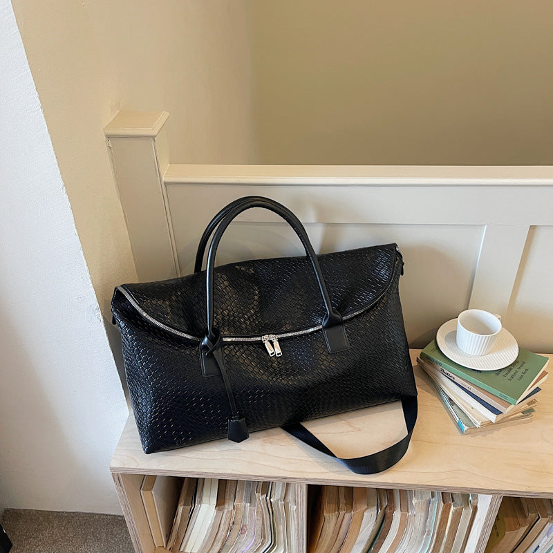 Elegant and Spacious Handbag Made of High-Quality Faux Leather Bowlift