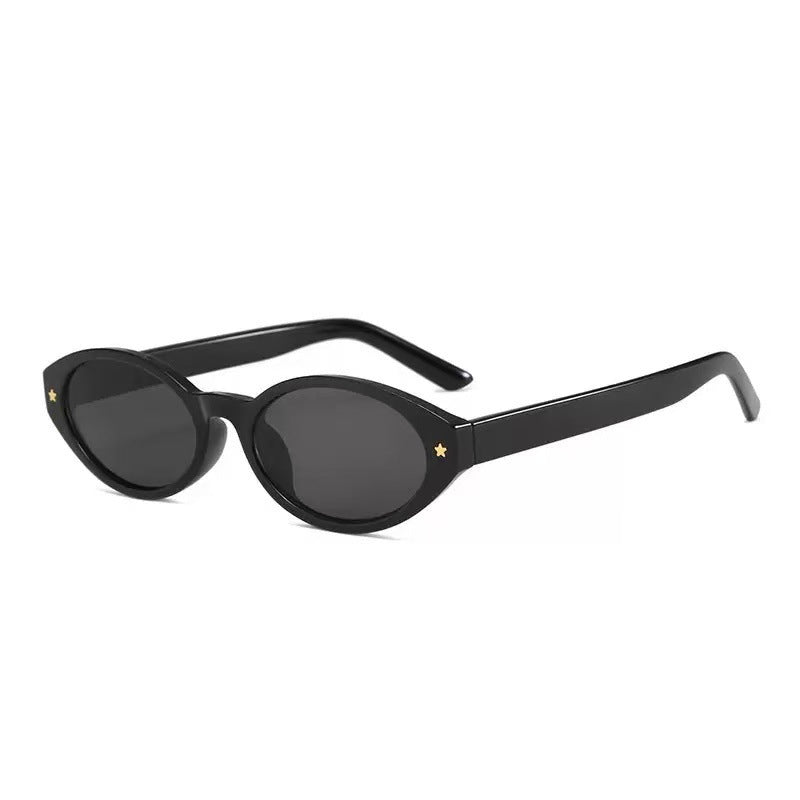Ladies Cat-Eye Sunglasses with striking frame and modern lenses Bowlift