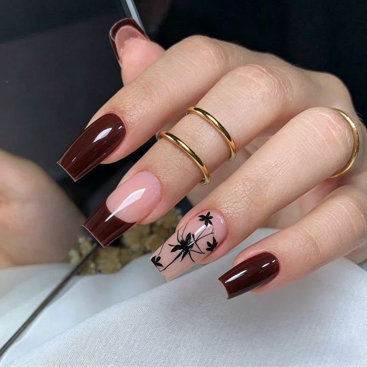 Artificial Nails in Elegant Design with Flower Motif and Gloss Finish Bowlift