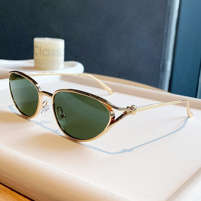Women Cat-Eye Sunglasses with Elegant Golden Frame and Polarized Lenses Bowlift
