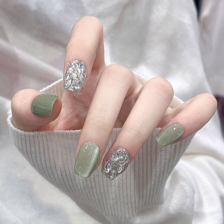 Glittery Decorative Press-On Nail Art Bowlift