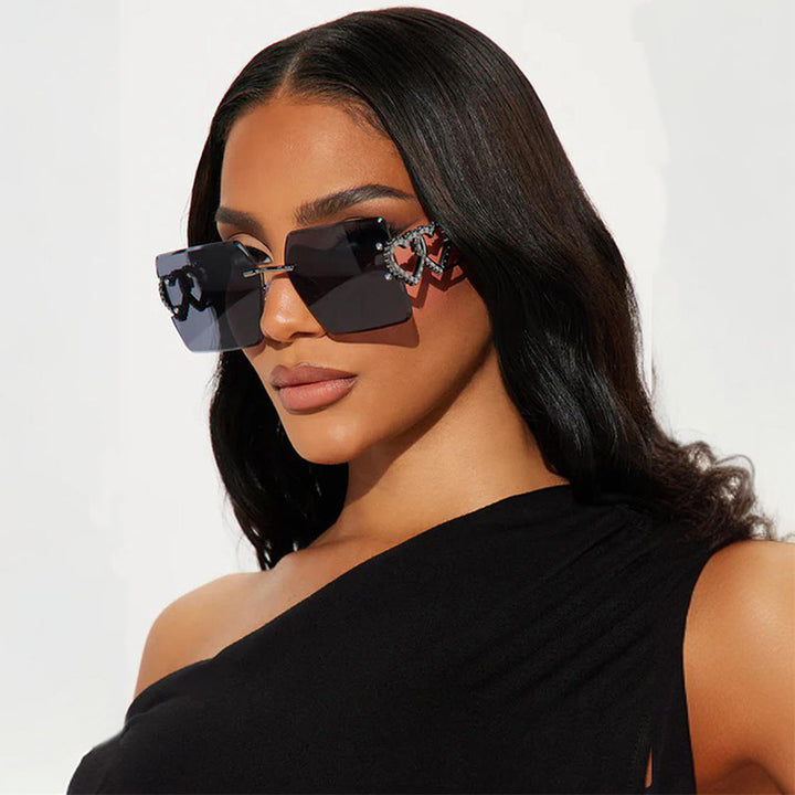 Women's fashionable sunglasses with trendy heart design Bowlift