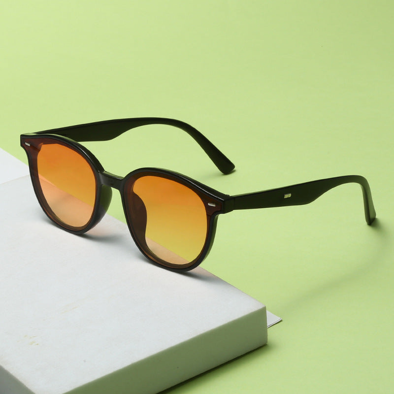 Ladies Fashion Sunglasses with trendy, round frame and UV protection Bowlift