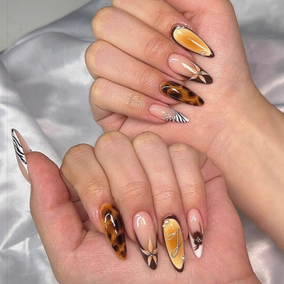 Artificial nails with floral 3D applications Bowlift