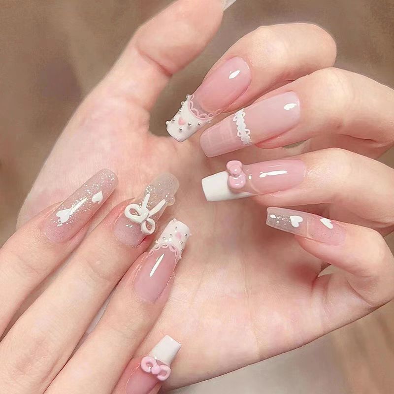 Decorative Press-On Nails with Floral Design Bowlift