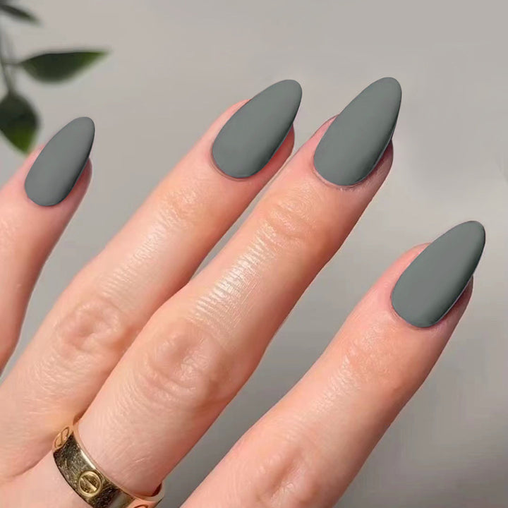 Artful stiletto nails in matte design Bowlift