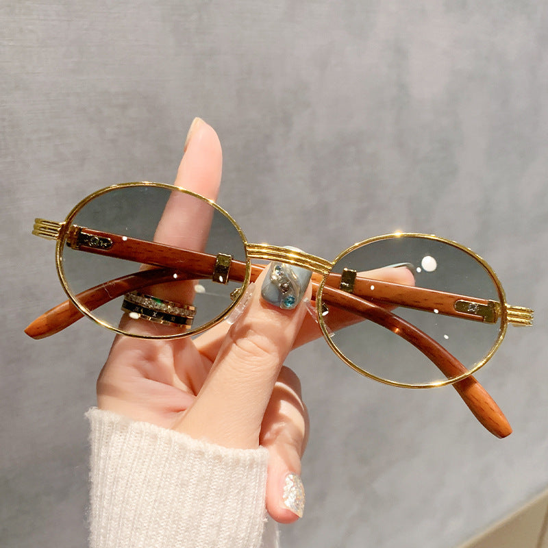 Ladies fashionable sunglasses with elegant shine and comfortable temples Bowlift