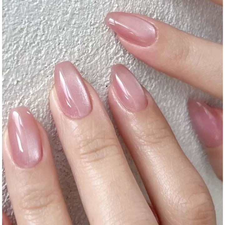 Elegant Artificial Nails with High Gloss Finish Bowlift
