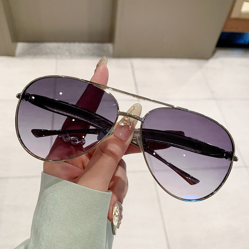 Women exclusive designer glasses with elegant details and high-quality metal frame Bowlift
